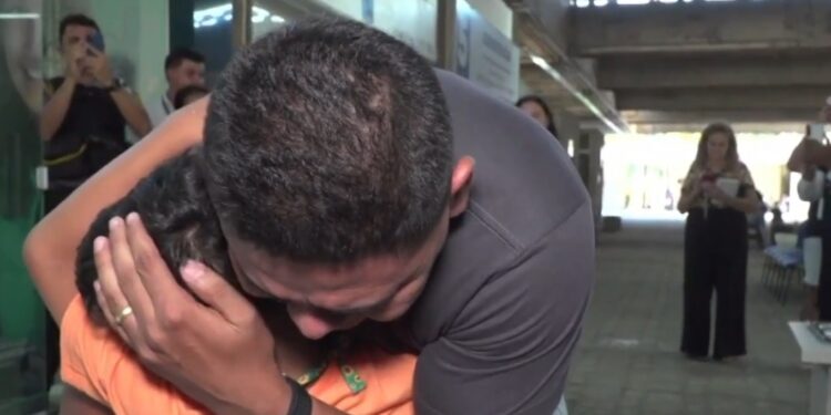 Menino potiguar conhece doador de medula óssea do Amapá quase dois anos após transplante