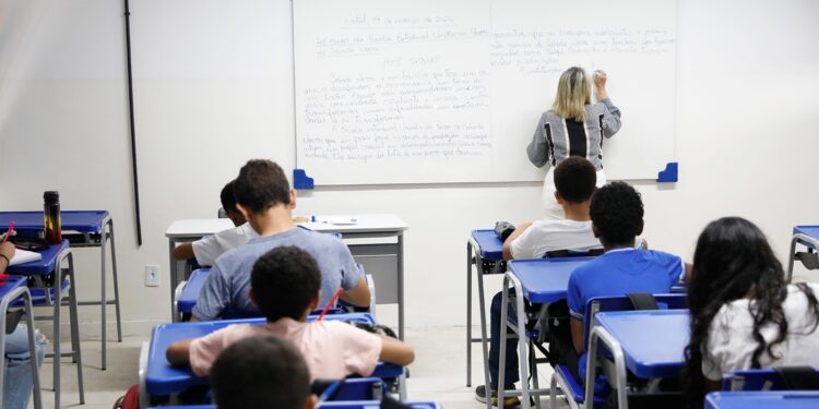 Governo do RN convoca mais 530 professores aprovados em concurso público