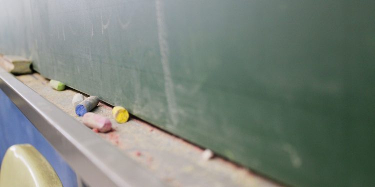 Natal abre seleção com mil vagas para educador social voluntário; auxílio é de R$ 900