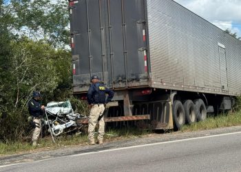 Acidente entre carreta e carros deixa uma pessoa morta na Grande Natal